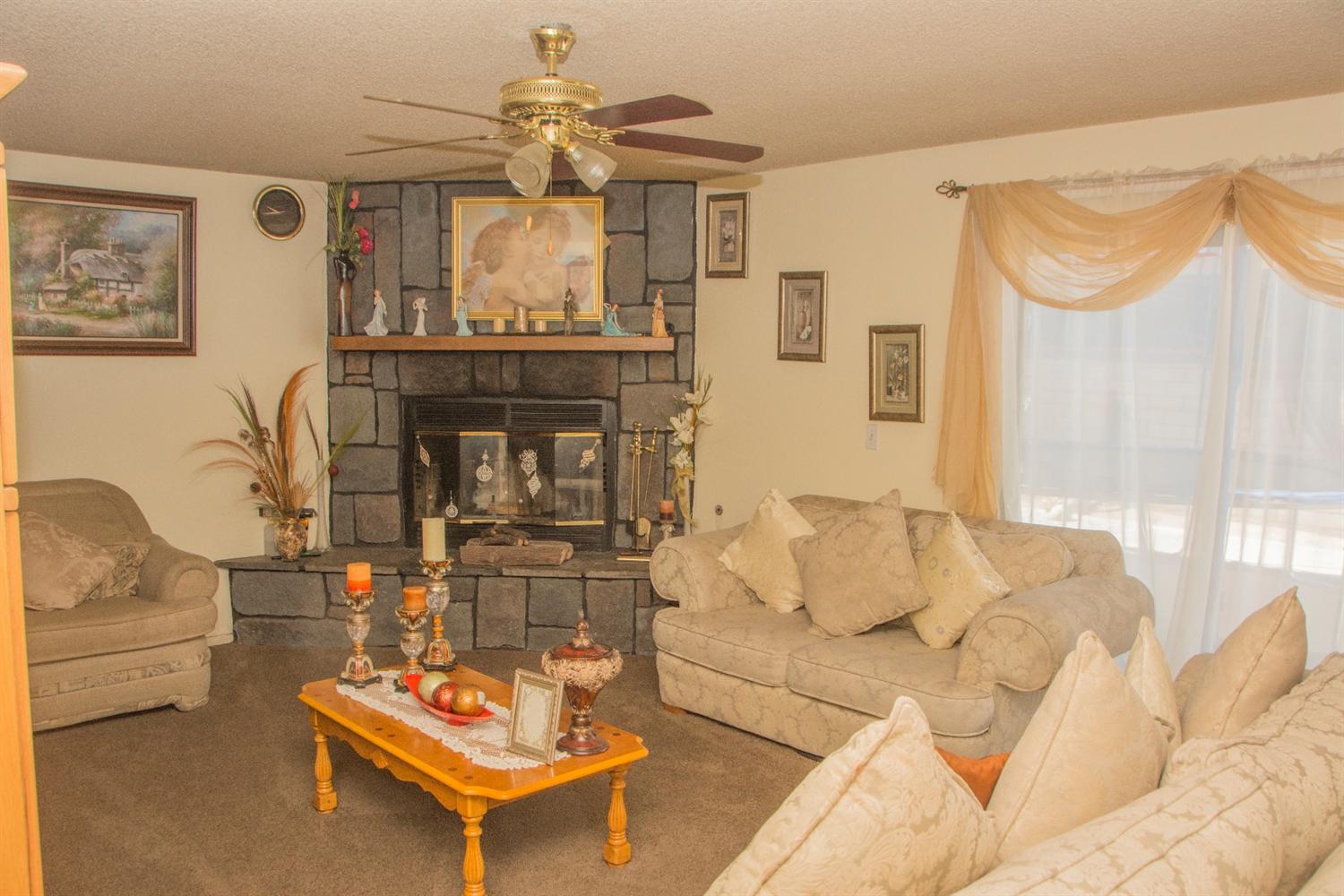 9110 8th Ave, Hesperia, CA 92345 photo 16