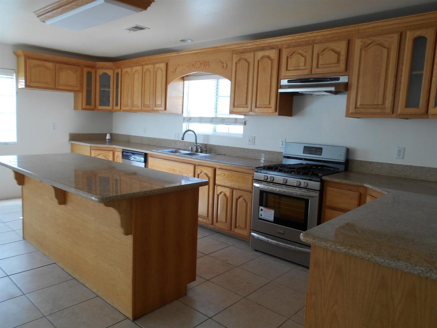 1371 Savanna Dr, Barstow, CA 92311 photo 4