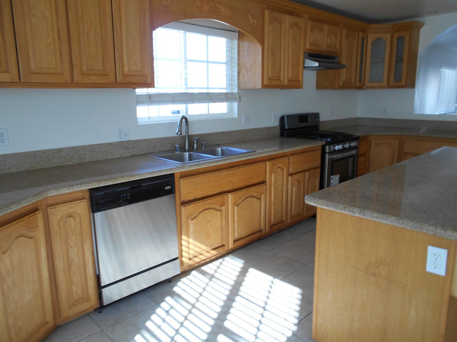1371 Savanna Dr, Barstow, CA 92311 photo 7