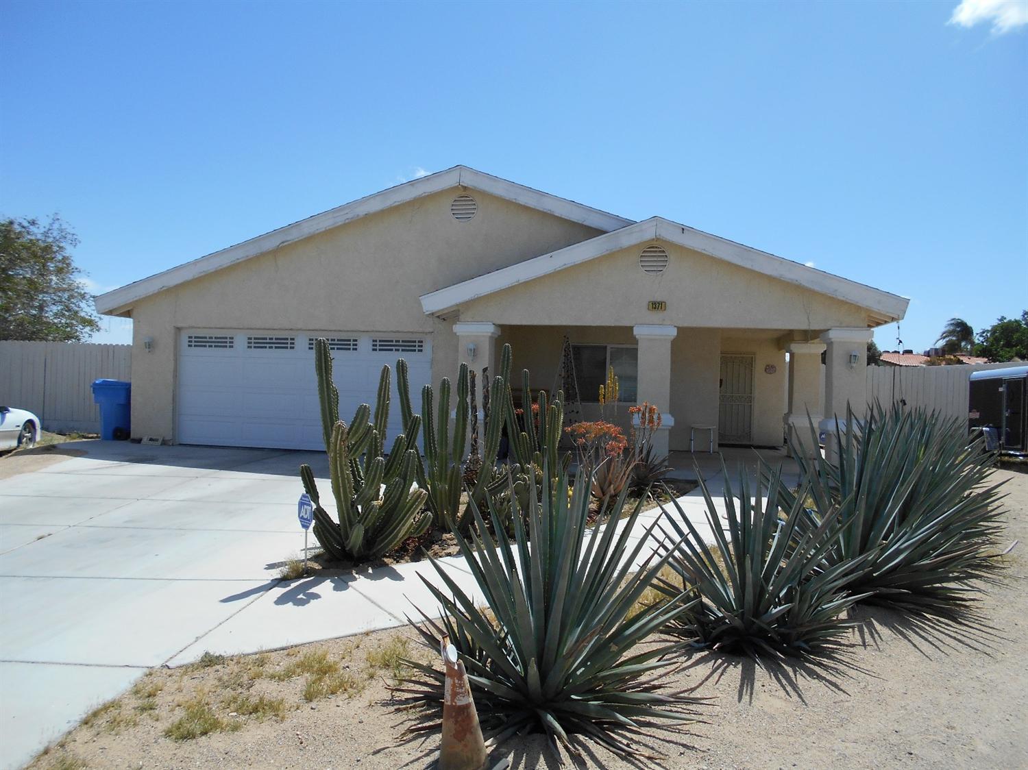 1371 Savanna Dr, Barstow, CA 92311 photo 1