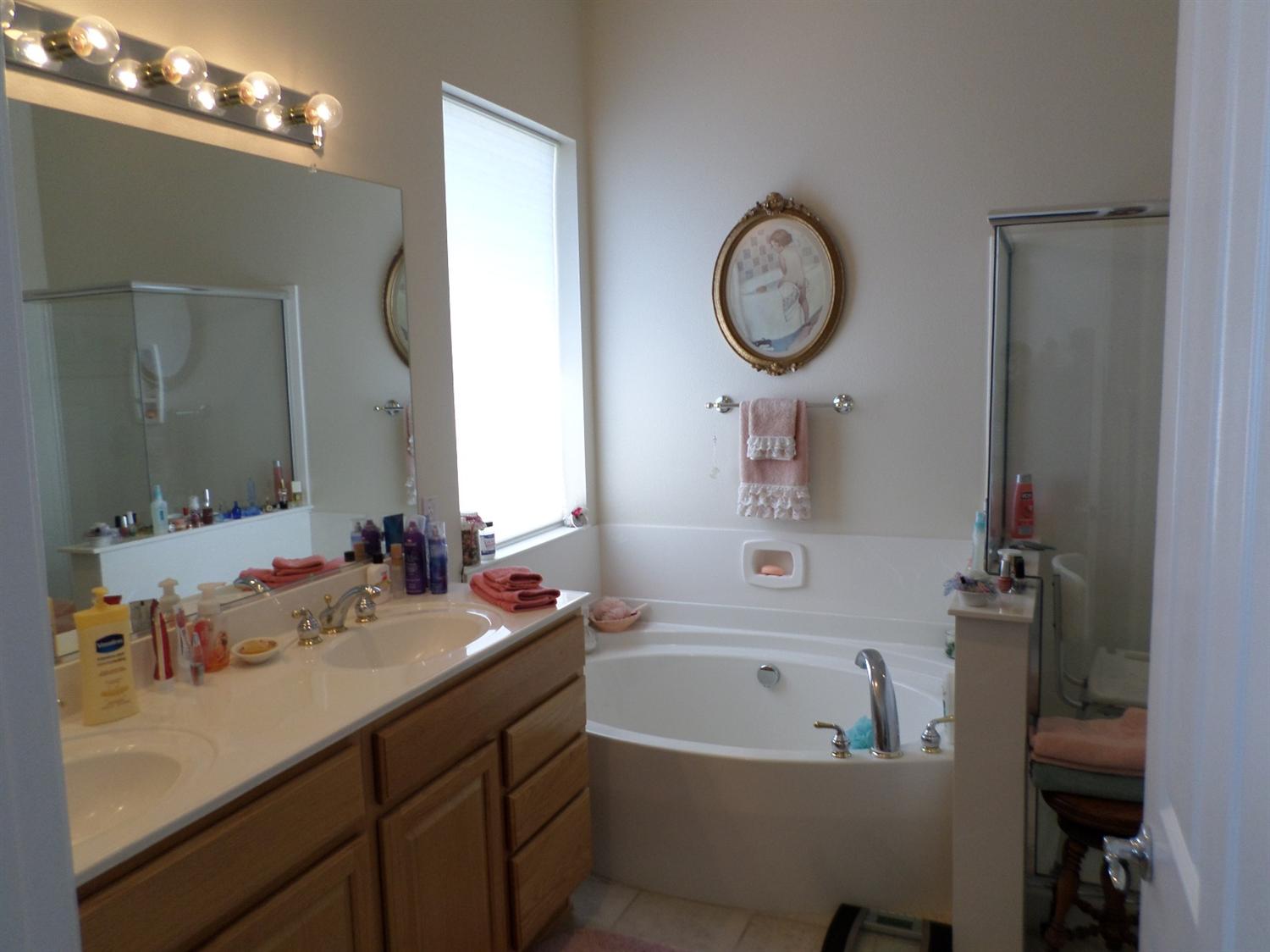 Undisclosed, Apple Valley, CA 92308 photo 11