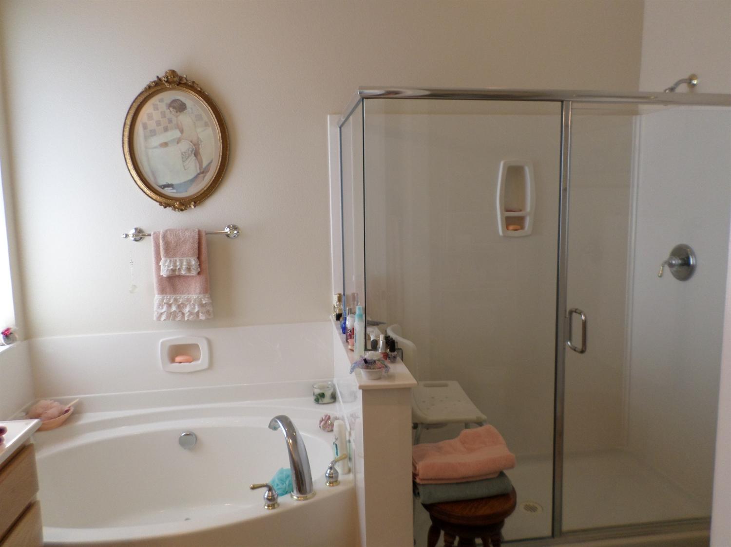 Undisclosed, Apple Valley, CA 92308 photo 9