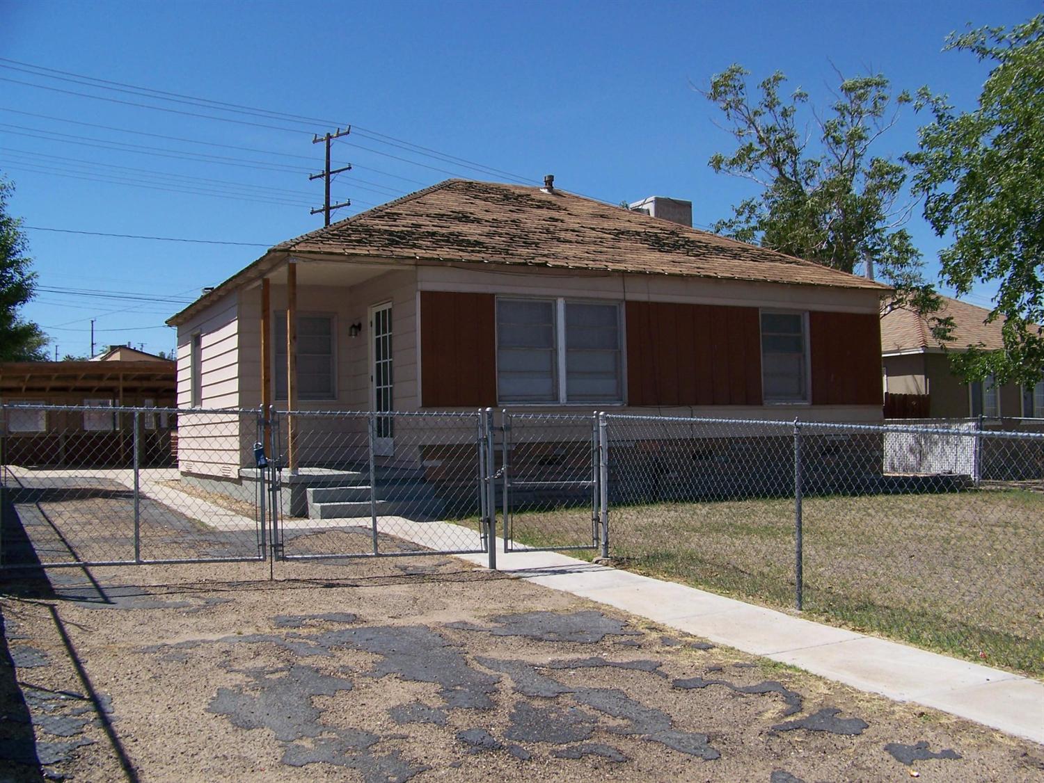 840 Nancy St, Barstow, CA 92311 photo 2