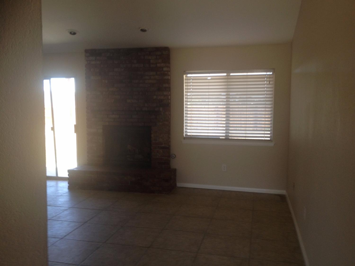 Undisclosed, Apple Valley, CA 92308 photo 4