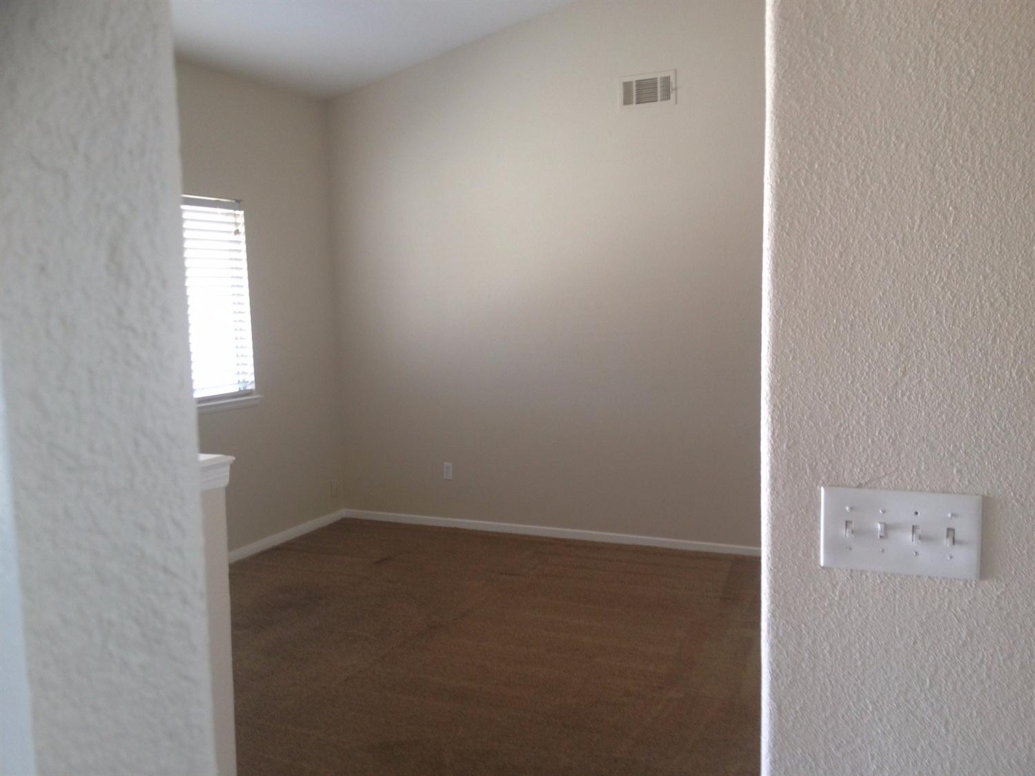 Undisclosed, Apple Valley, CA 92308 photo 3