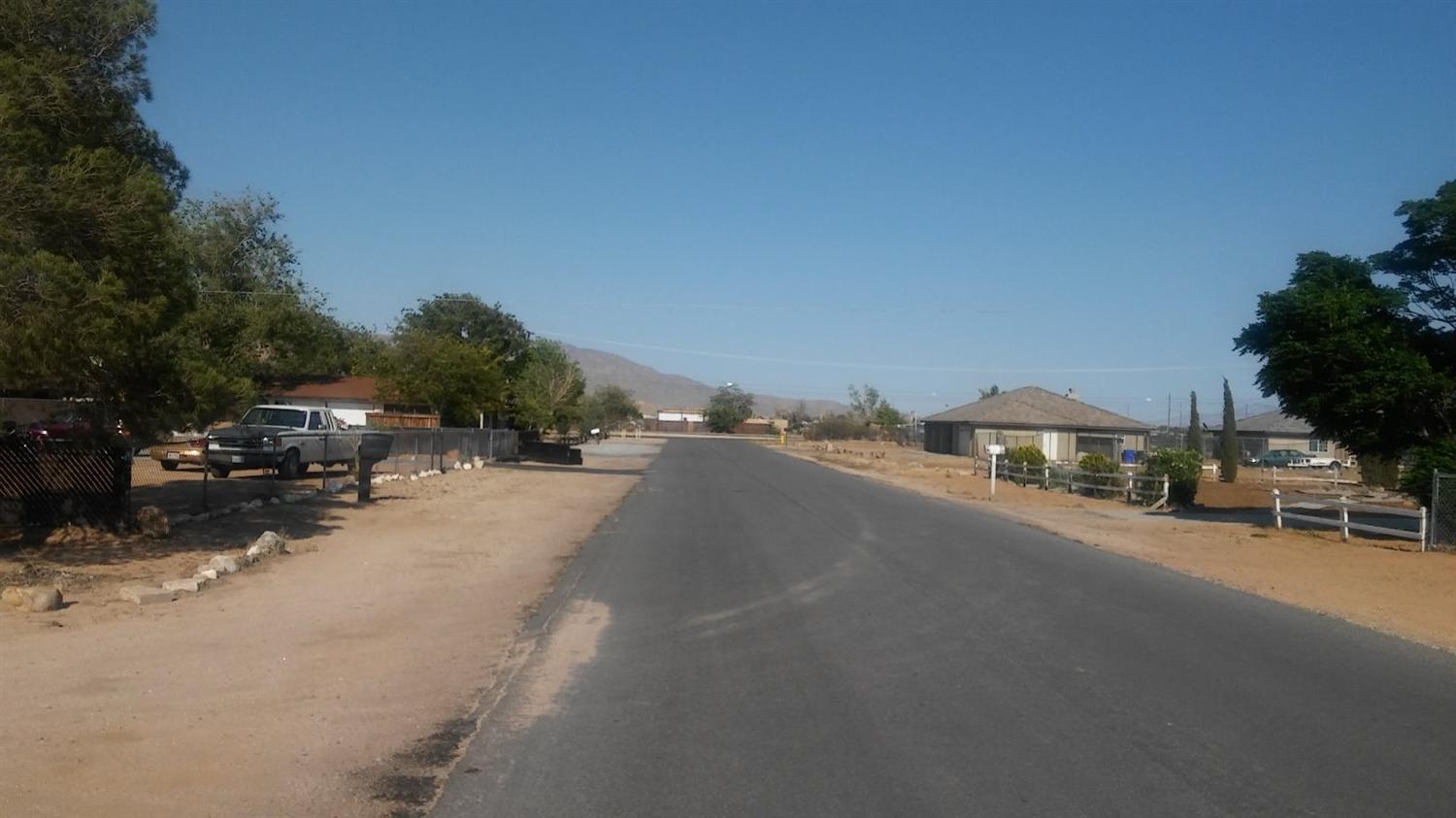 Undisclosed, Apple Valley, CA 92308 photo 2