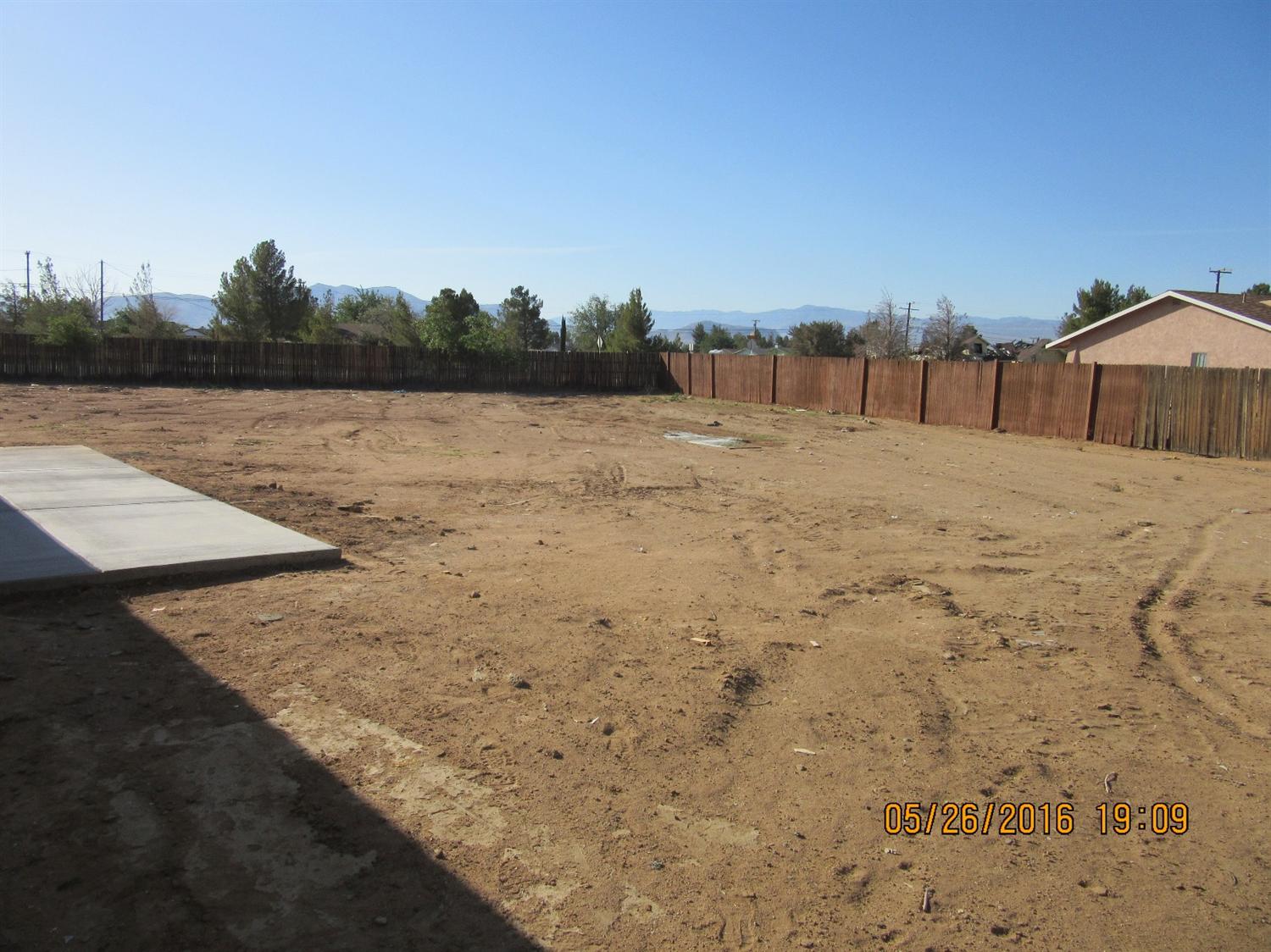 21731 Soboba Rd, Apple Valley, CA 92307 photo 4