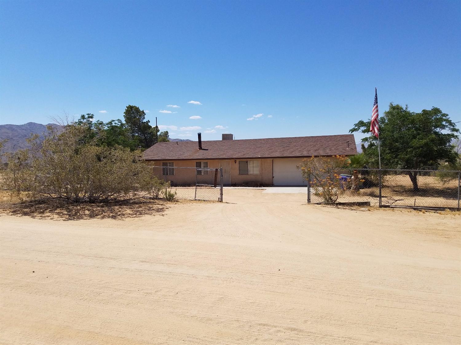 24575 Shoshone Rd, Apple Valley, CA 92307 photo 1