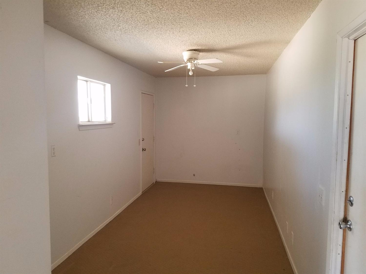 24575 Shoshone Rd, Apple Valley, CA 92307 photo 3