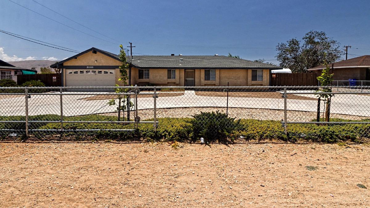 21111 Caribou Ave, Apple Valley, CA 92308 photo 1