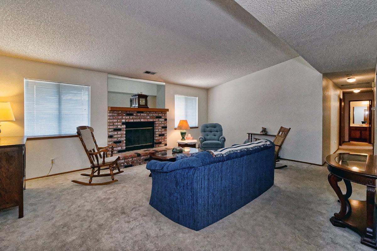 21111 Caribou Ave, Apple Valley, CA 92308 photo 4