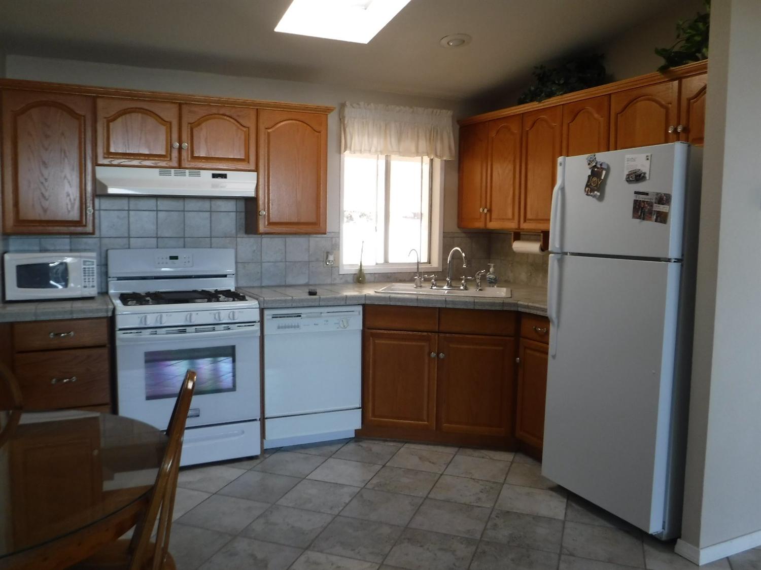 1237 Barkley Ranch Rd, Pinon Hills, CA 92372 photo 6