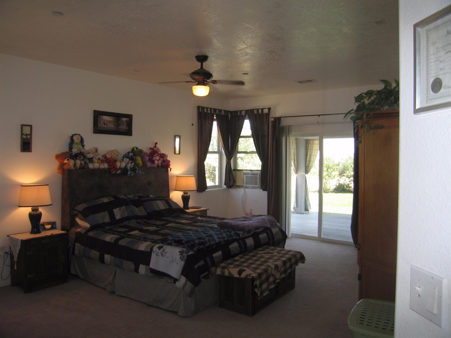 10281 Riggins Rd, Phelan, CA 92371 photo 13
