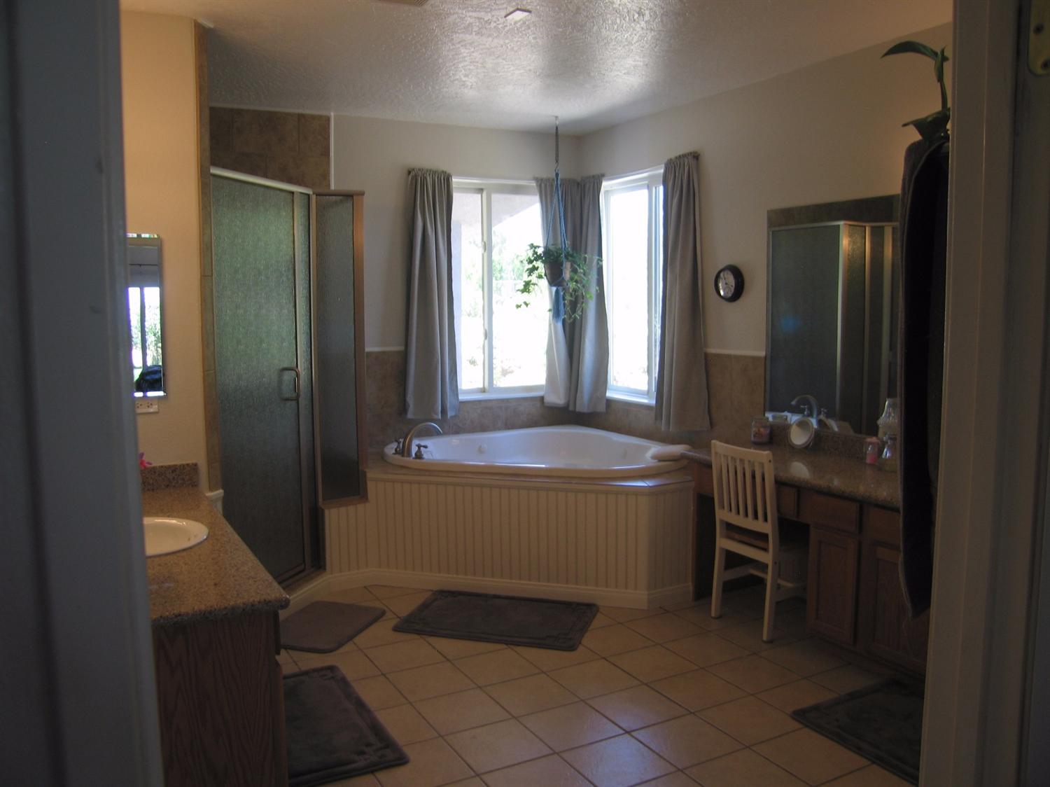 10281 Riggins Rd, Phelan, CA 92371 photo 14