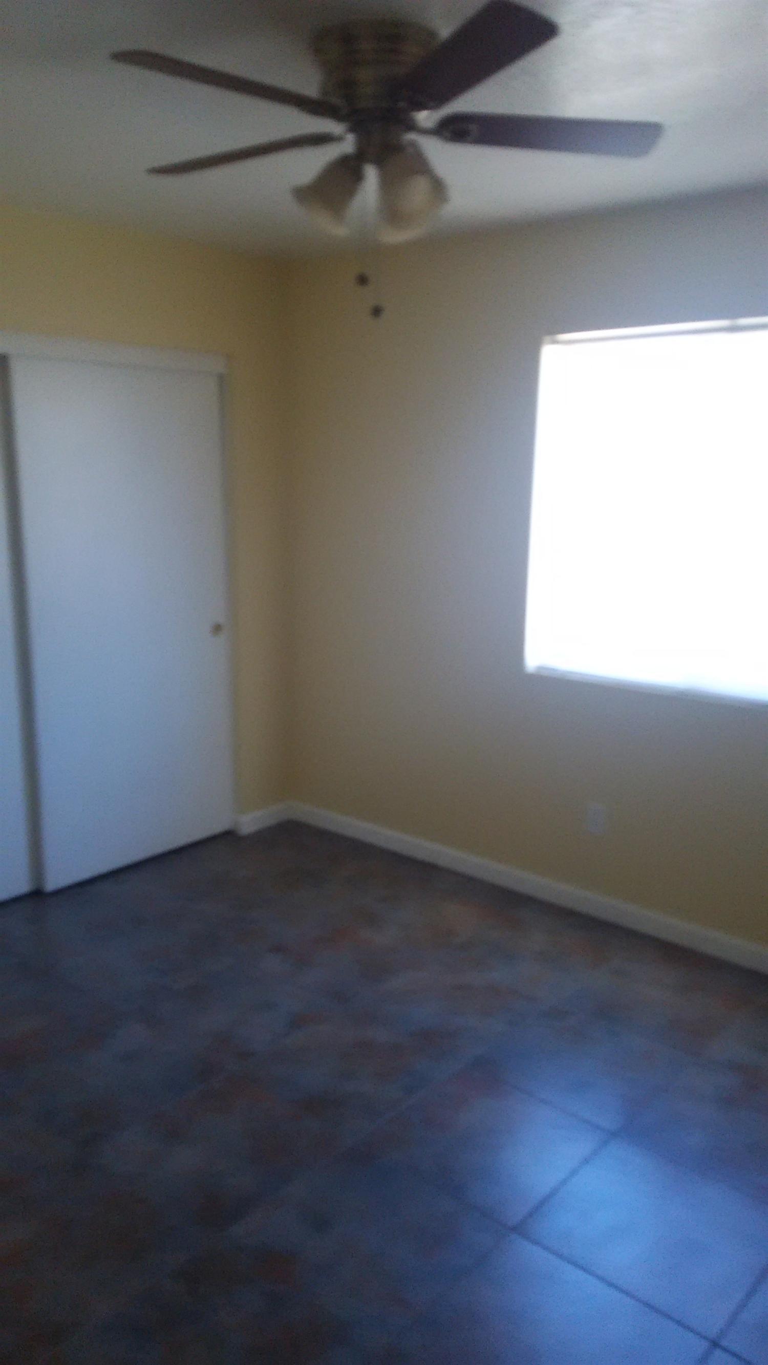 16591 Lilac St, Hesperia, CA 92345 photo 4