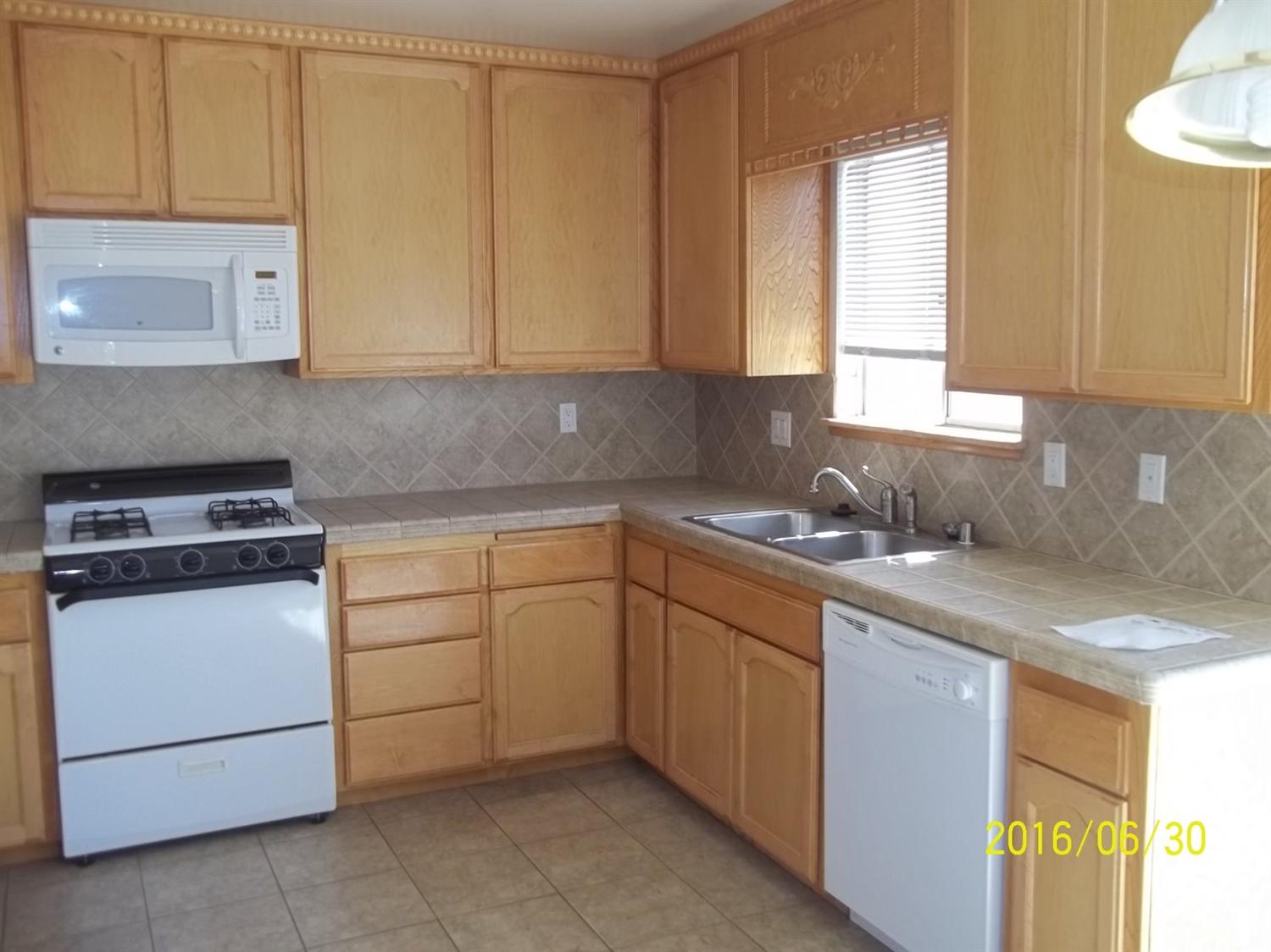11350 Shahaptain Ave, Hesperia, CA 92345 photo 5