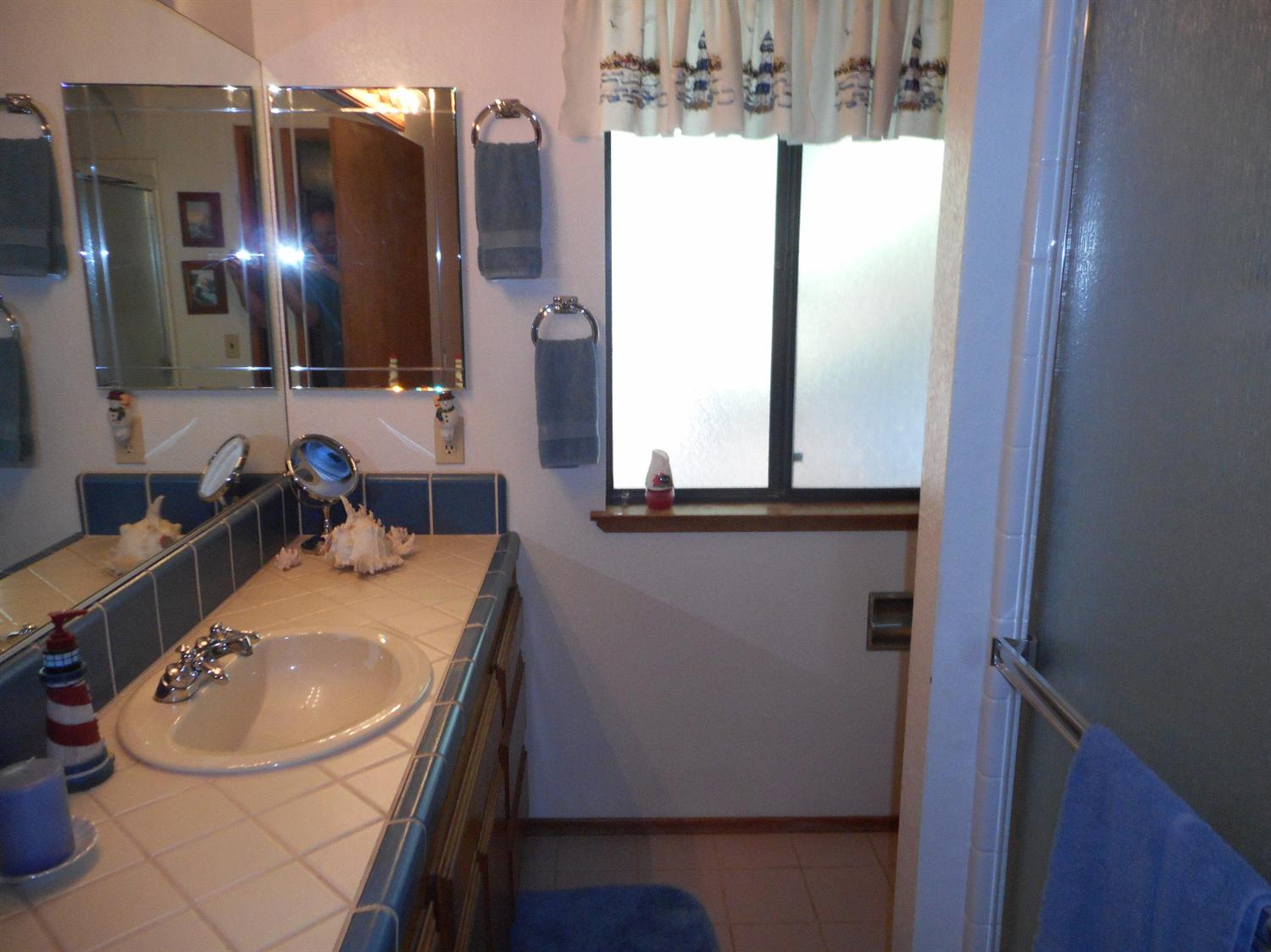 Undisclosed, Apple Valley, CA 92308 photo 14