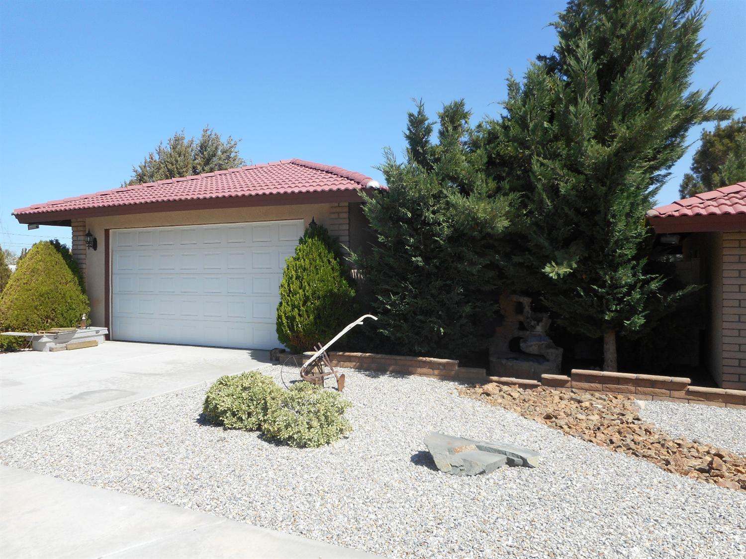 Undisclosed, Apple Valley, CA 92308 photo 3