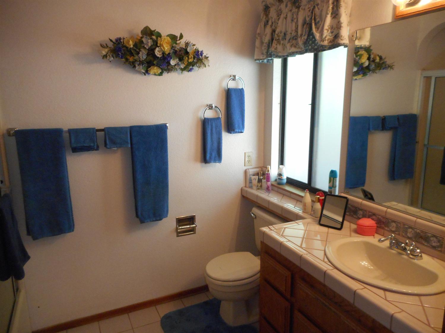 Undisclosed, Apple Valley, CA 92308 photo 13