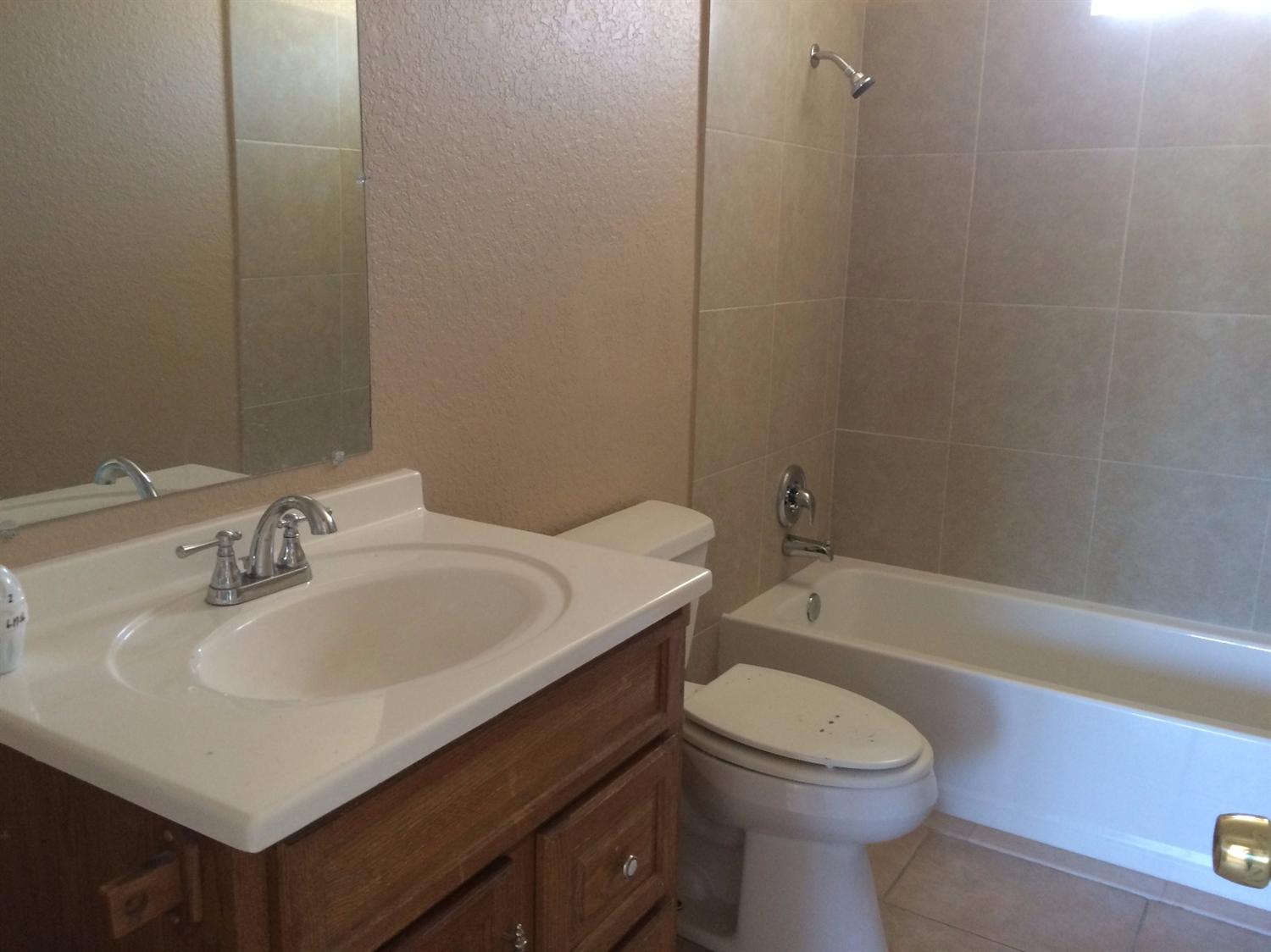 7864 Victor Ave, Hesperia, CA 92345 photo 6
