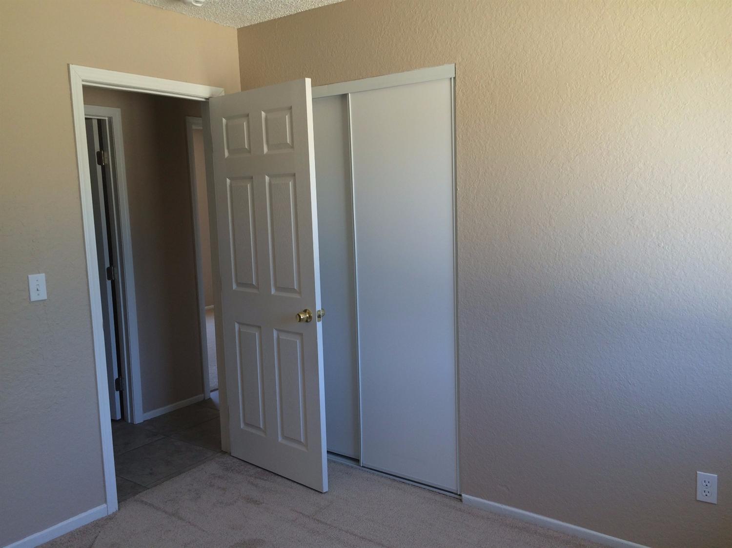 7864 Victor Ave, Hesperia, CA 92345 photo 5