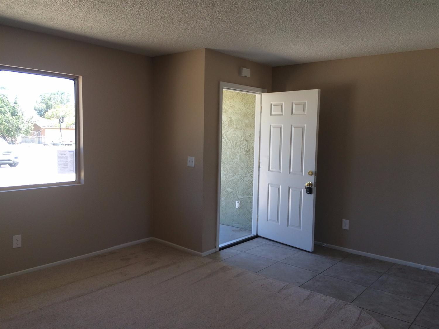 7864 Victor Ave, Hesperia, CA 92345 photo 2