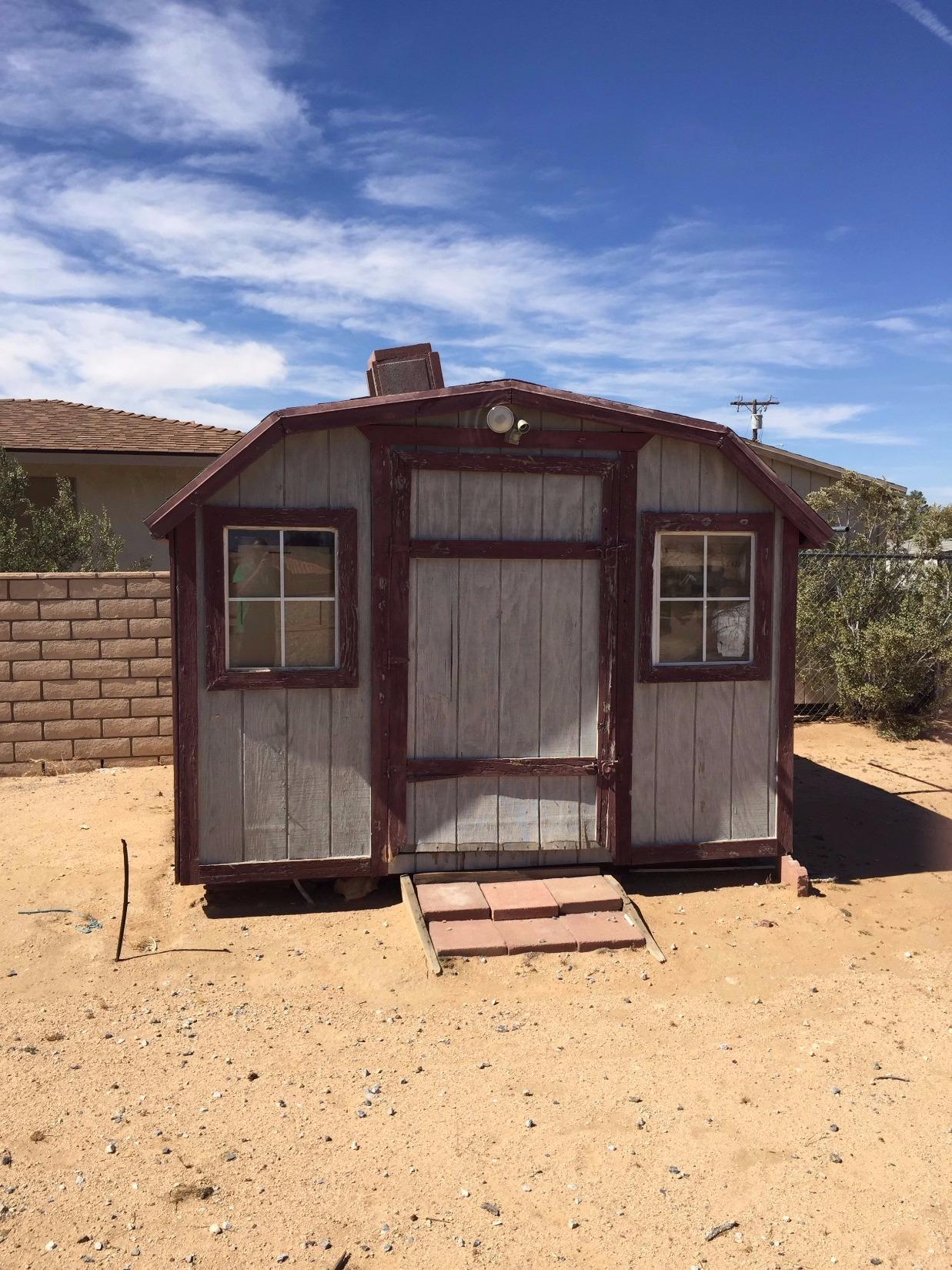 13483 Cronese Rd, Apple Valley, CA 92308 photo 5