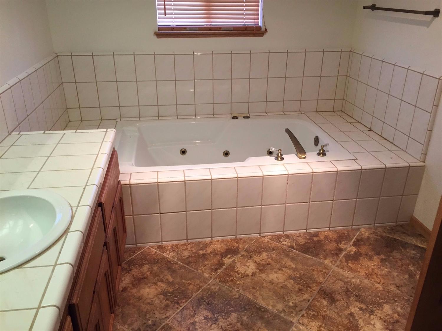 13483 Cronese Rd, Apple Valley, CA 92308 photo 14