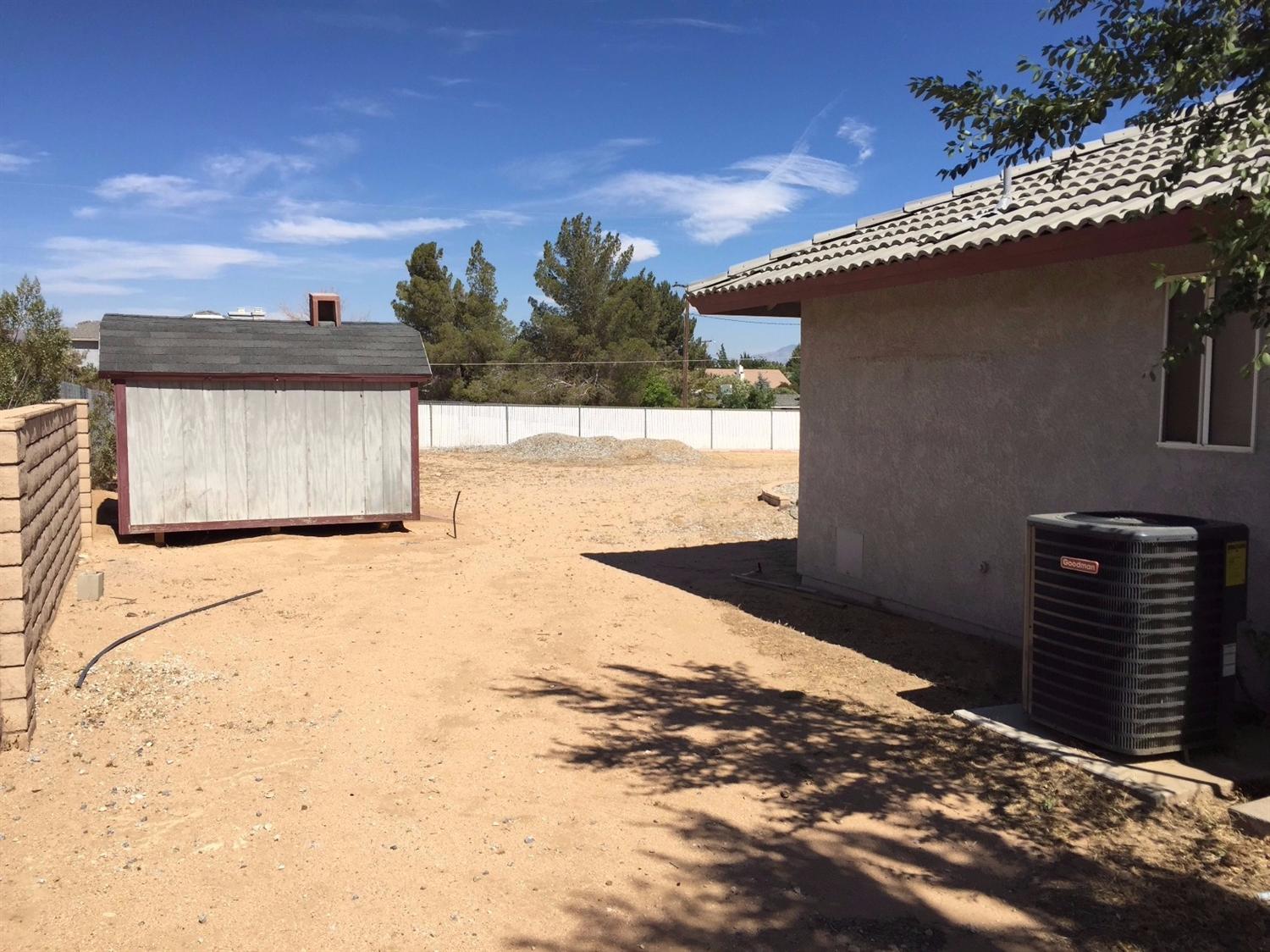13483 Cronese Rd, Apple Valley, CA 92308 photo 3