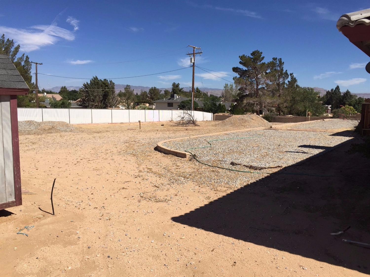 13483 Cronese Rd, Apple Valley, CA 92308 photo 4