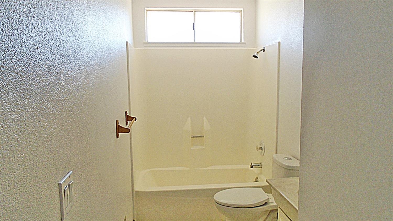 Undisclosed, Apple Valley, CA 92307 photo 9