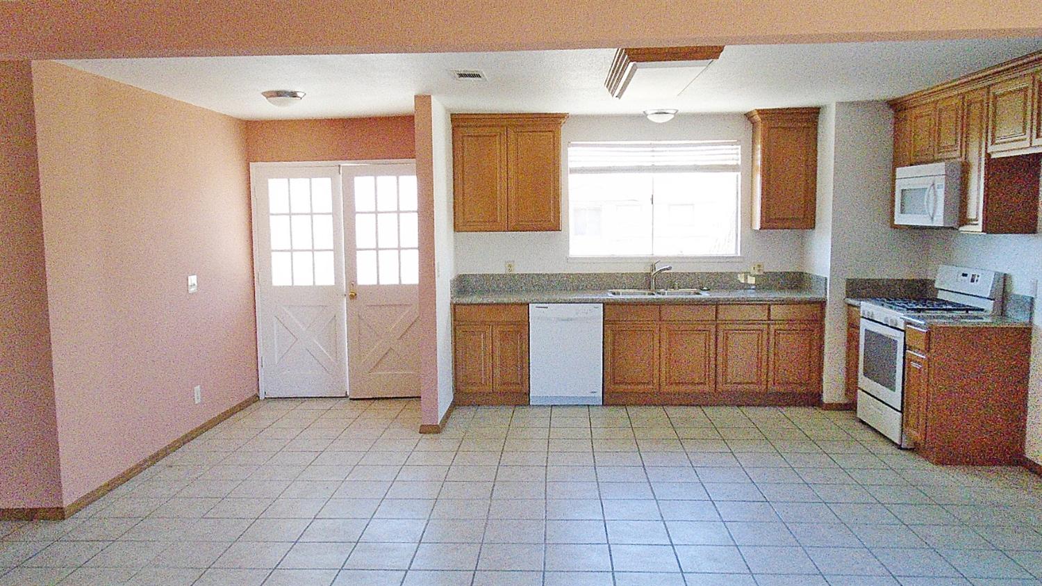 Undisclosed, Apple Valley, CA 92307 photo 7