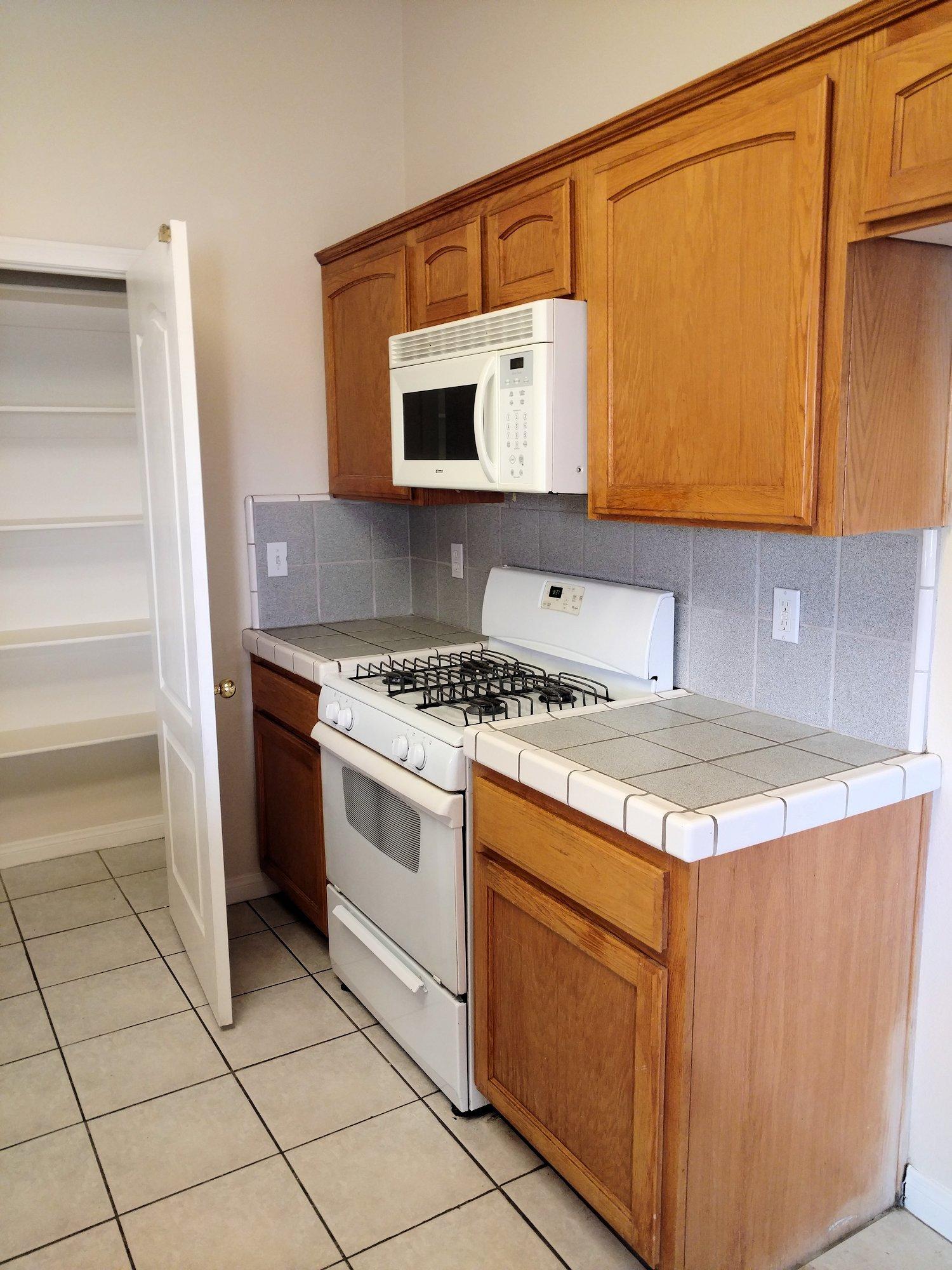 18436 Eucalyptus St, Hesperia, CA 92345 photo 10