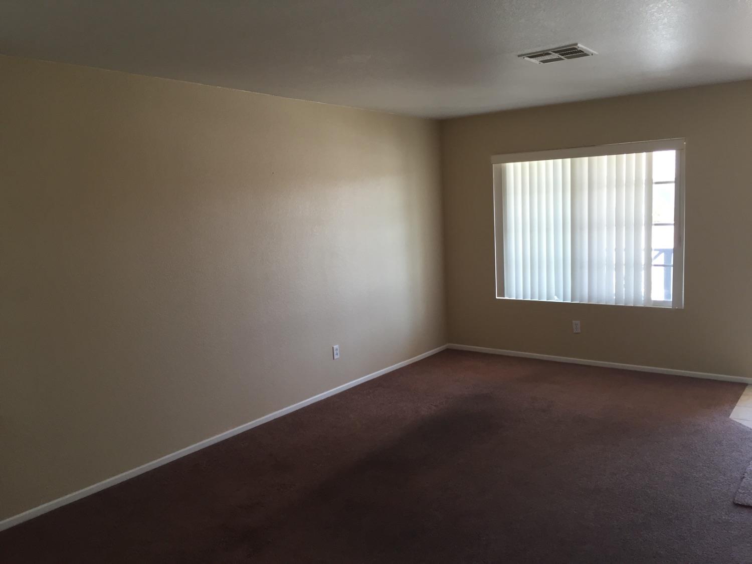 11818 Stockton St, Adelanto, CA 92301 photo 3