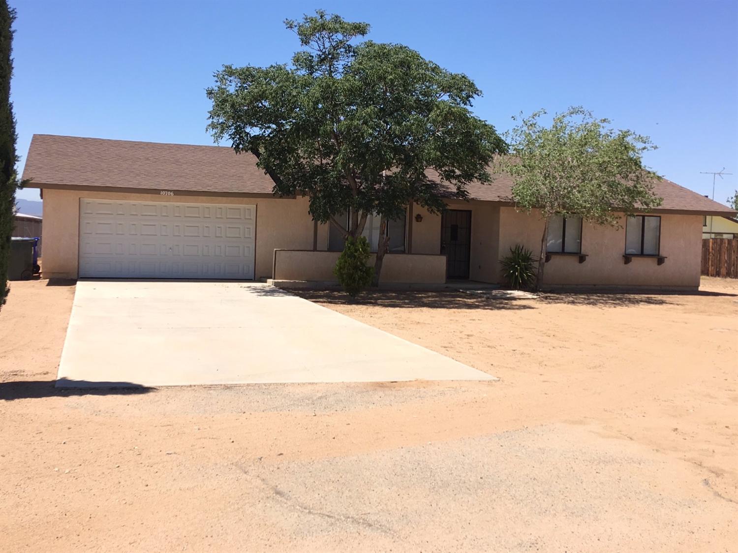 10706 Lancelet Ave, Apple Valley, CA 92308 photo 2