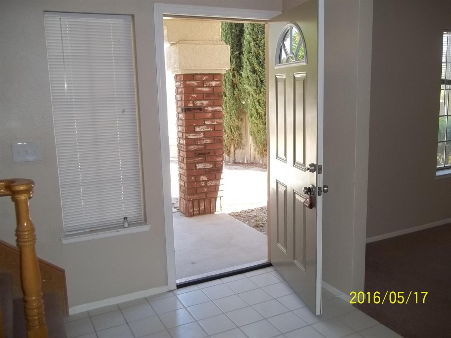 9835 Travis Ct, Hesperia, CA 92345 photo 3