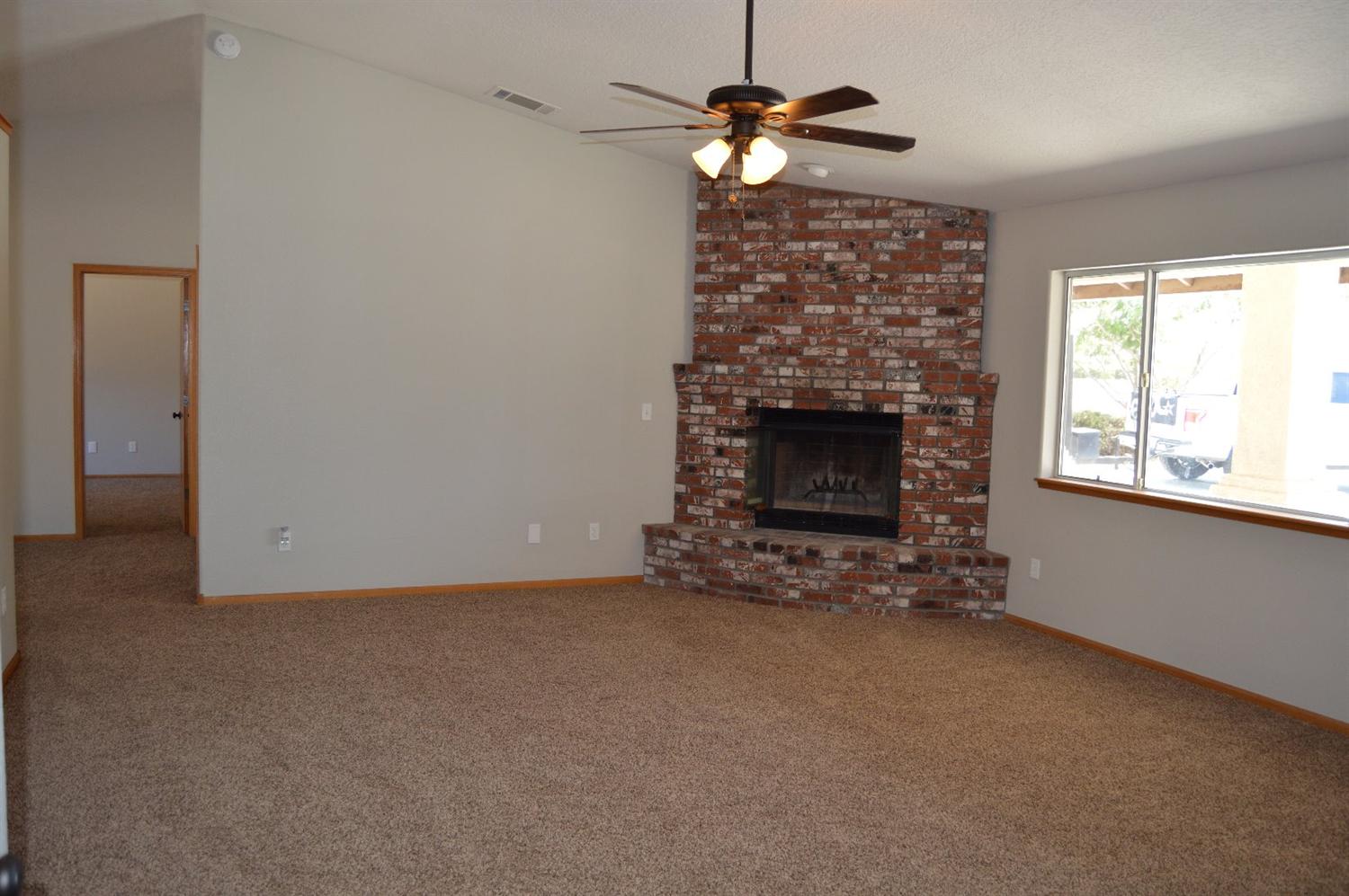 7475 I Ave, Hesperia, CA 92345 photo 5