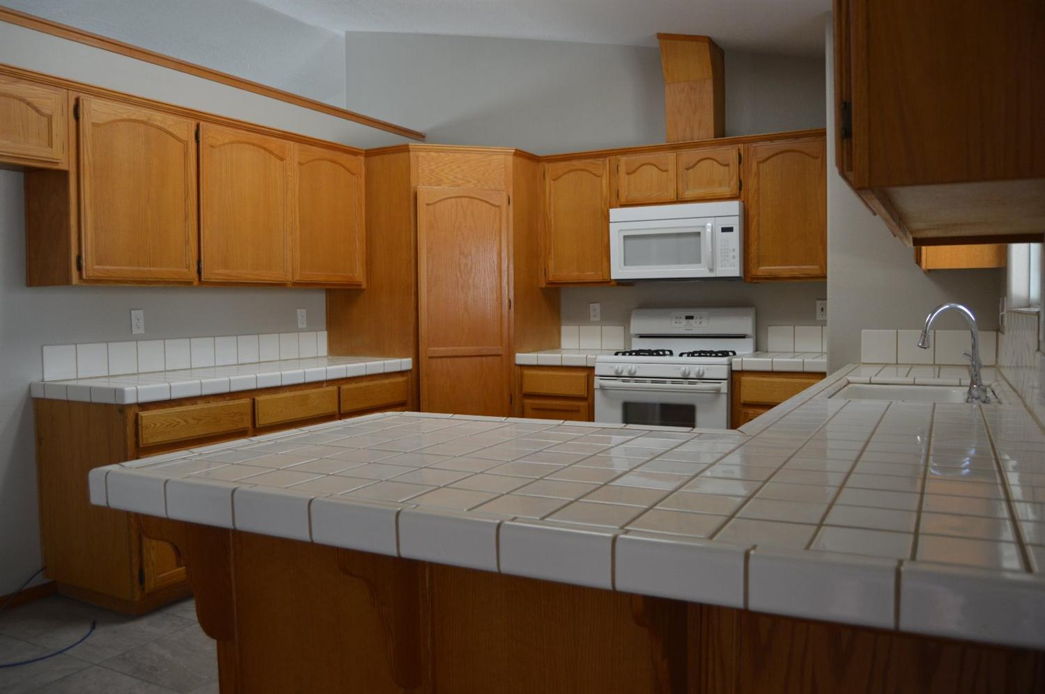 7475 I Ave, Hesperia, CA 92345 photo 4