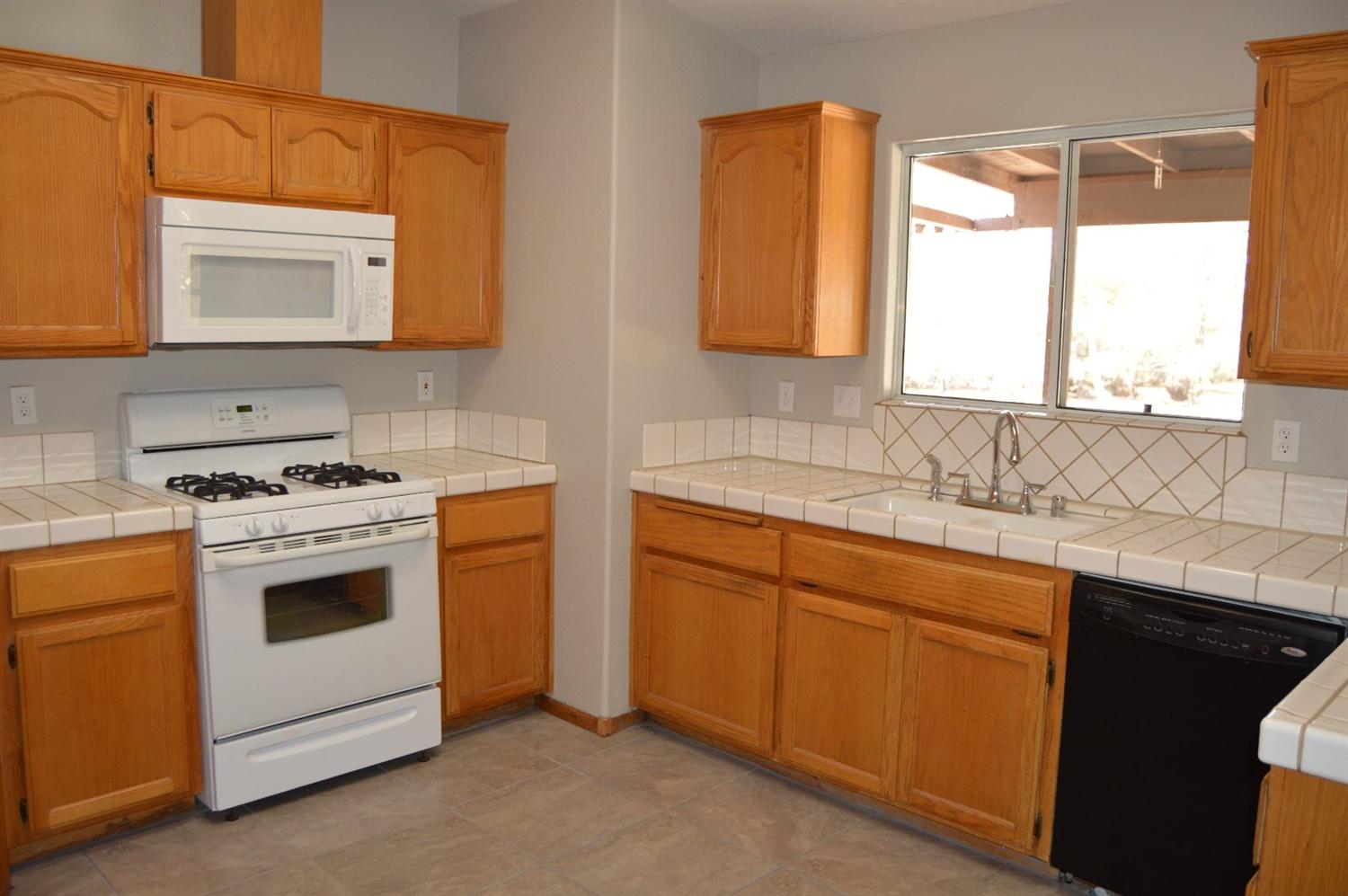 7475 I Ave, Hesperia, CA 92345 photo 3