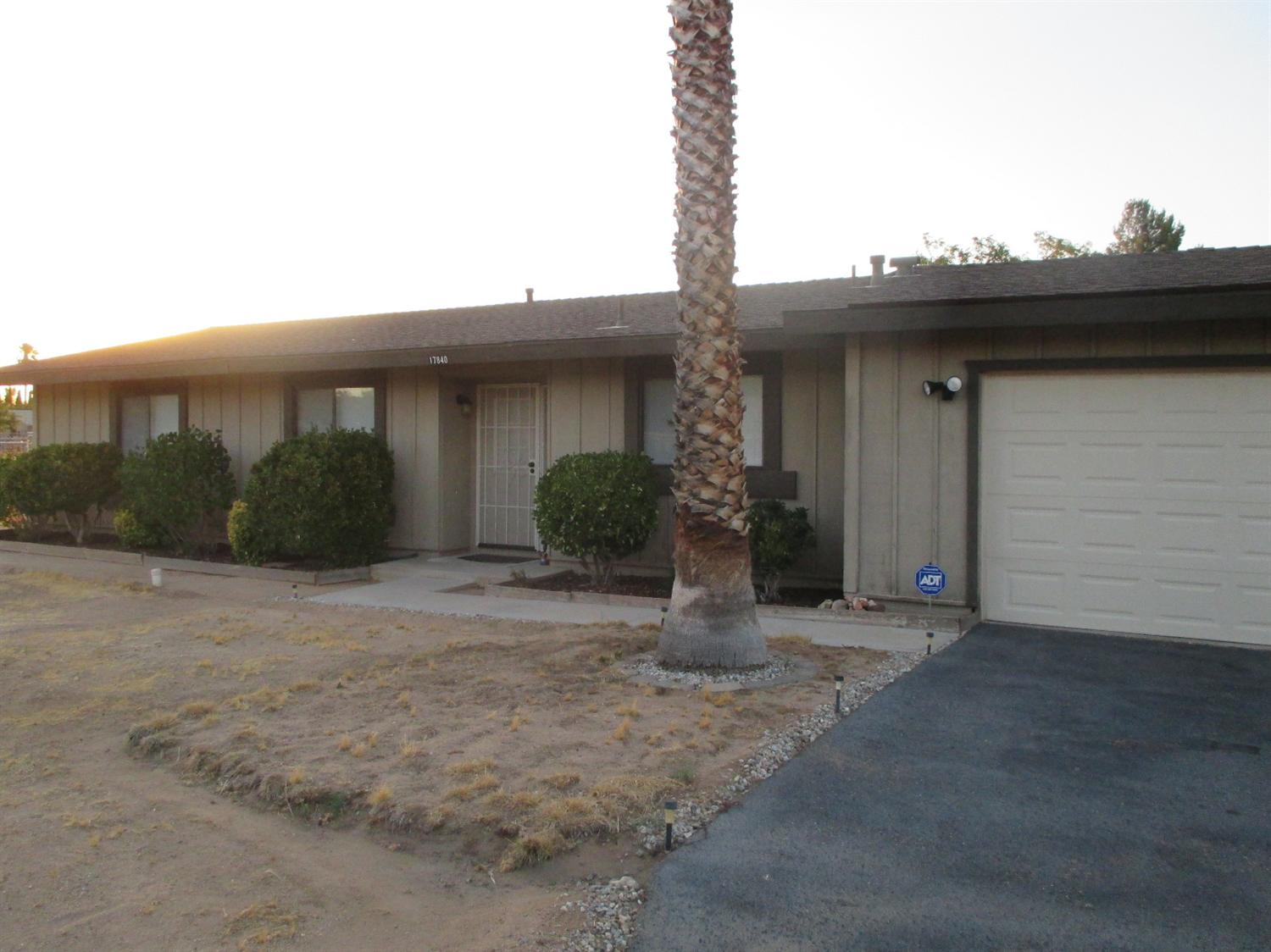 17840 Bascom St, Hesperia, CA 92345 photo 1