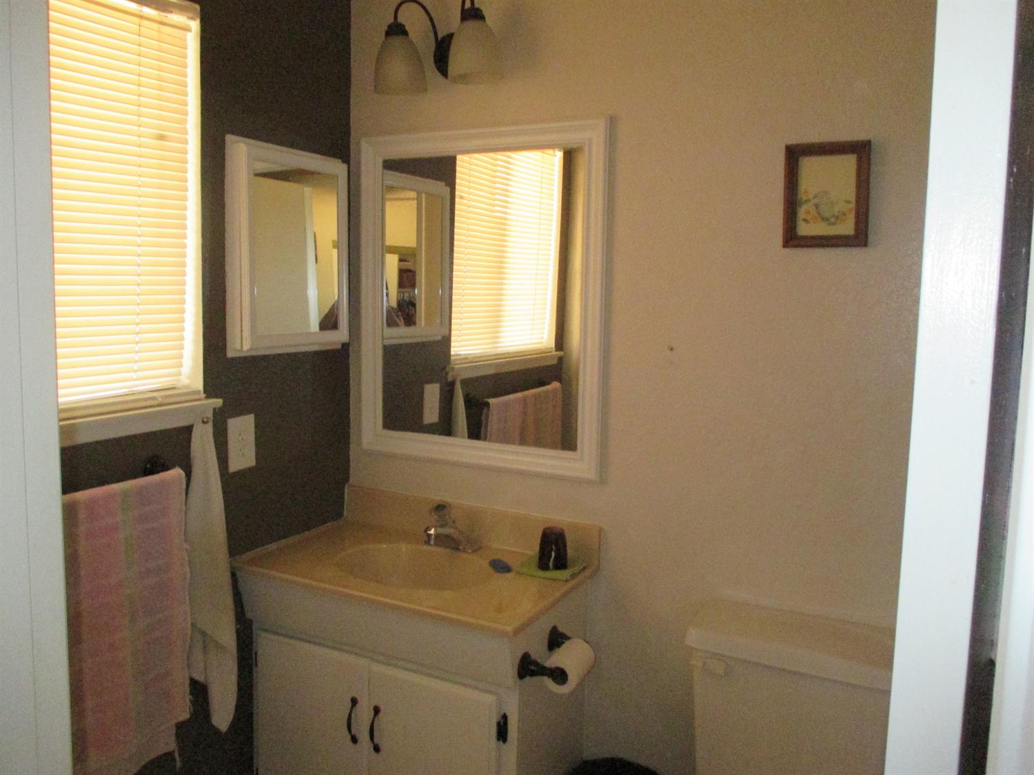 17840 Bascom St, Hesperia, CA 92345 photo 9