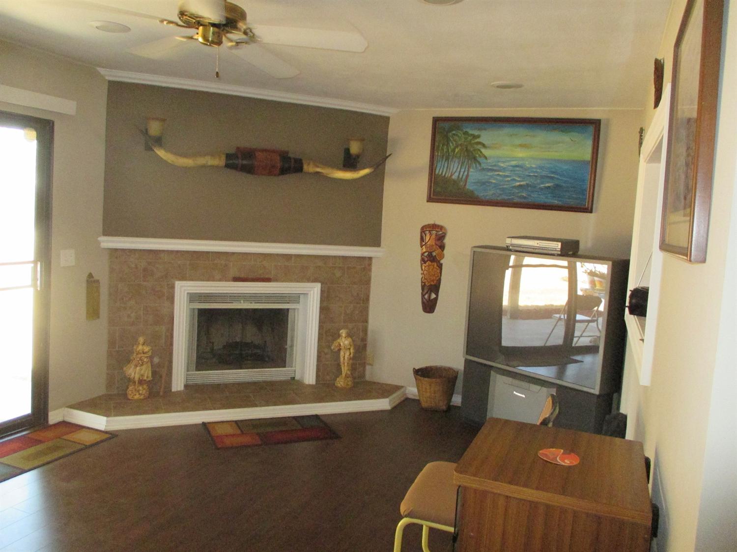 17840 Bascom St, Hesperia, CA 92345 photo 4