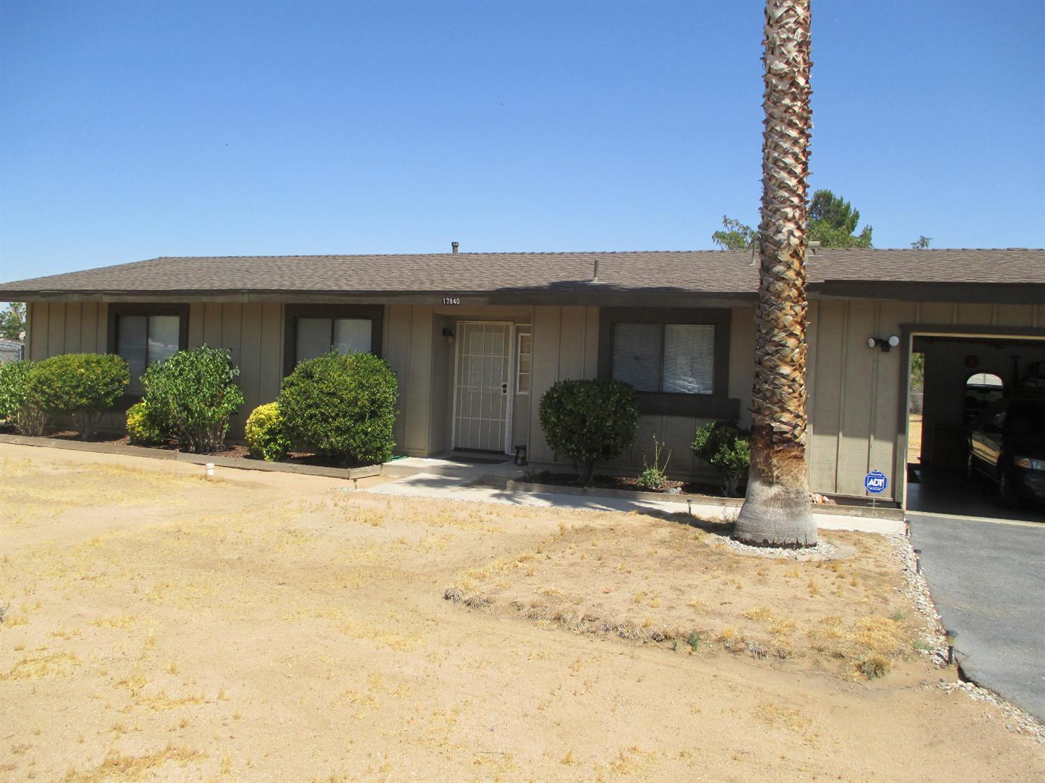 17840 Bascom St, Hesperia, CA 92345 photo 2