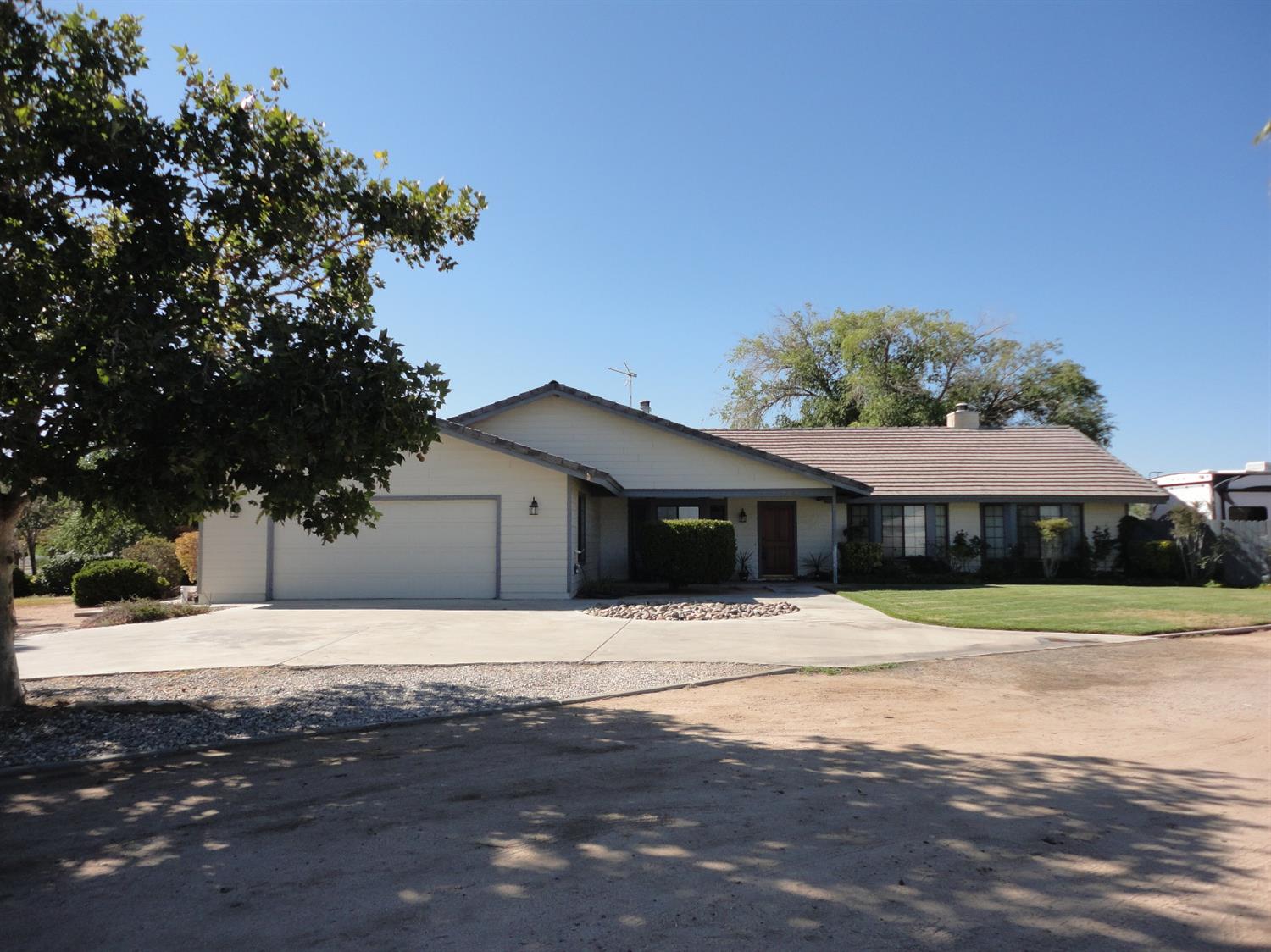 7938 Lyons Ave, Hesperia, CA 92345 photo 1