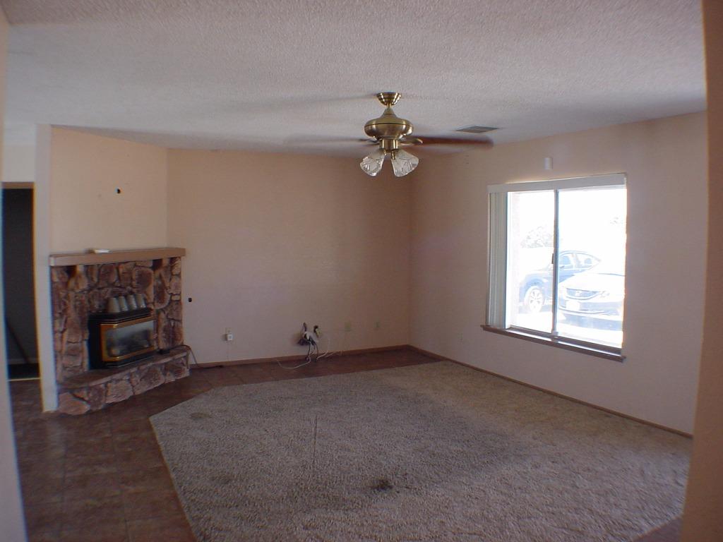 8010 Paisley Ave, Hesperia, CA 92345 photo 4