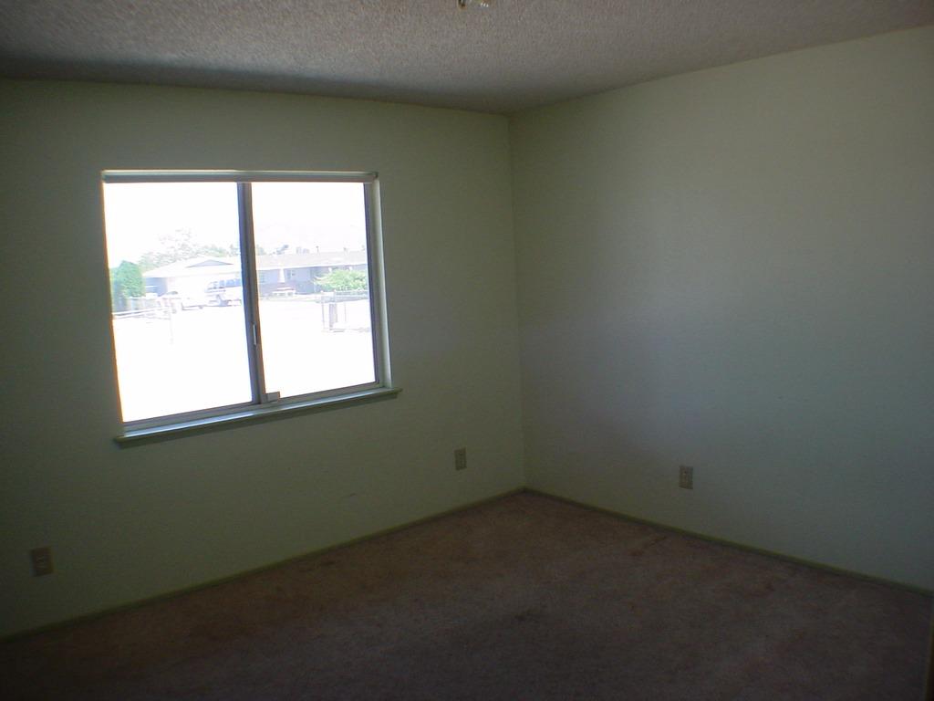 8010 Paisley Ave, Hesperia, CA 92345 photo 17