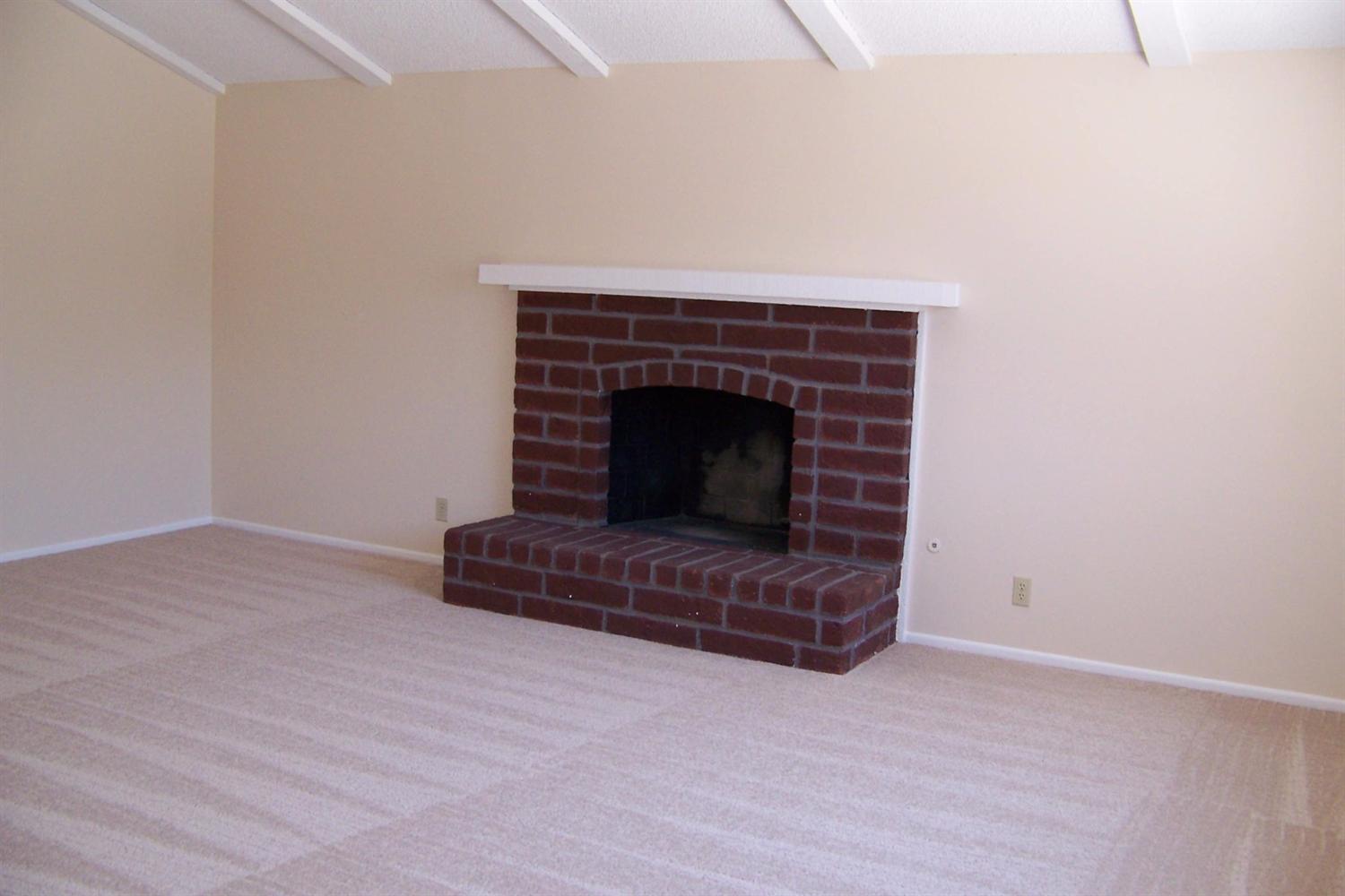 2036 Princeton Dr, Barstow, CA 92311 photo 6