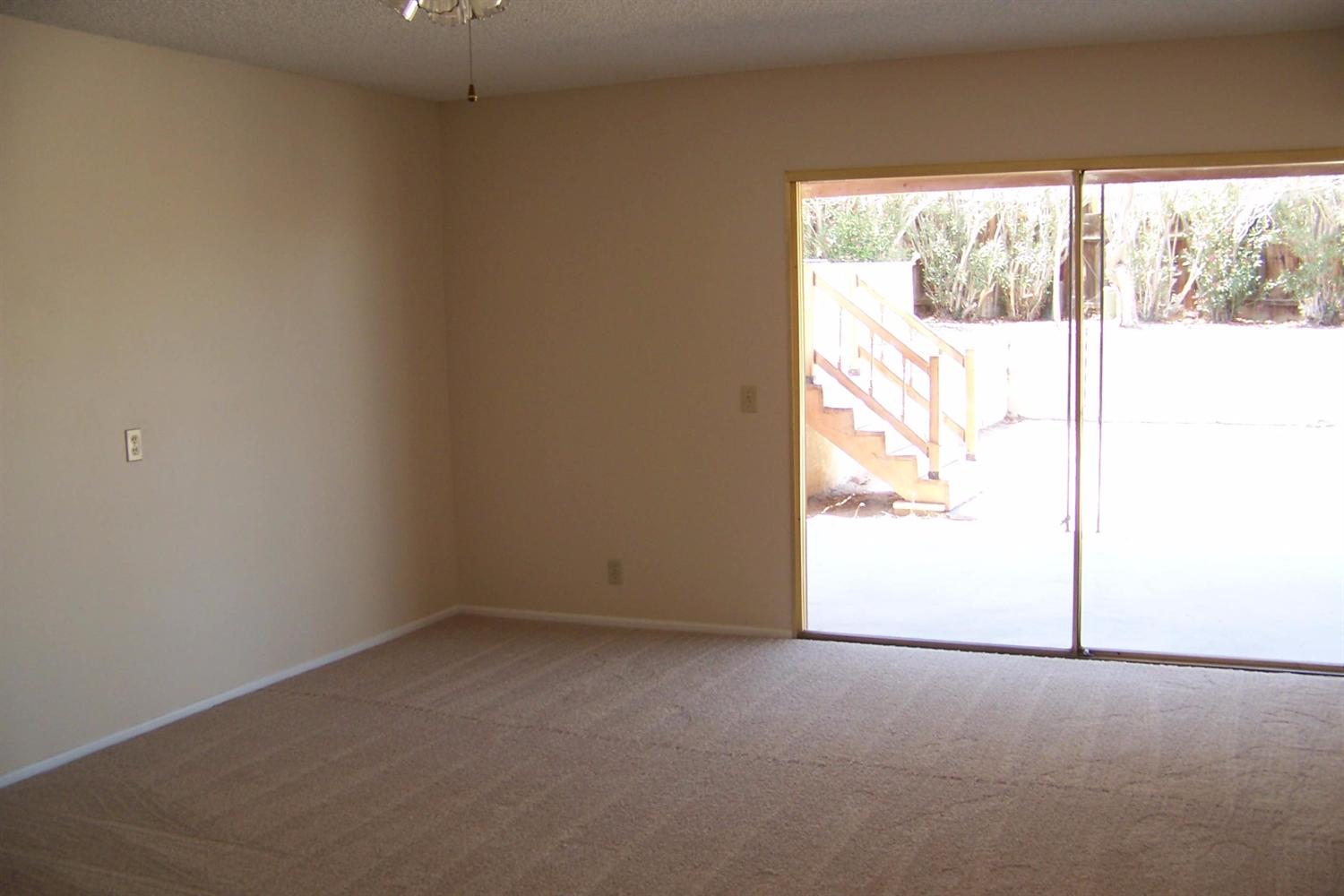 2036 Princeton Dr, Barstow, CA 92311 photo 7