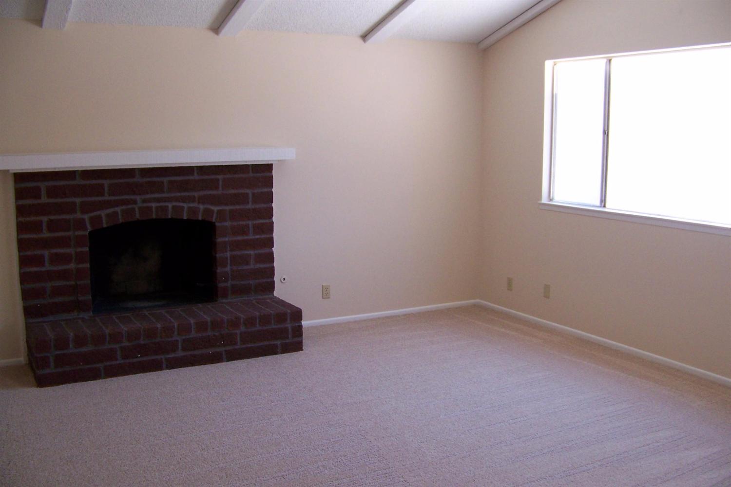 2036 Princeton Dr, Barstow, CA 92311 photo 5