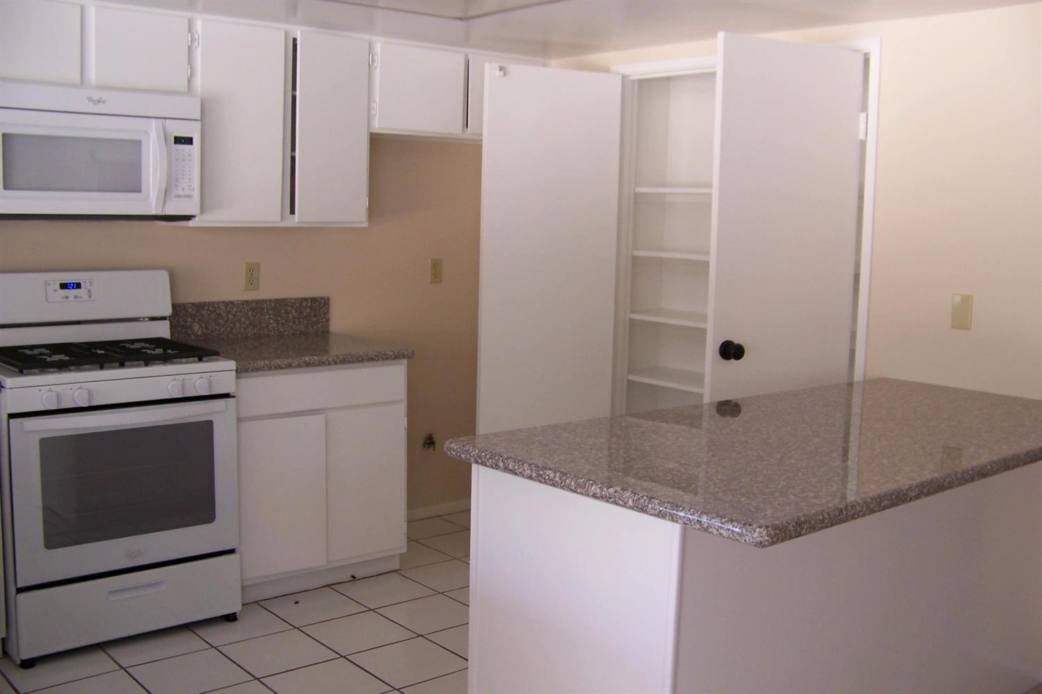 2036 Princeton Dr, Barstow, CA 92311 photo 13